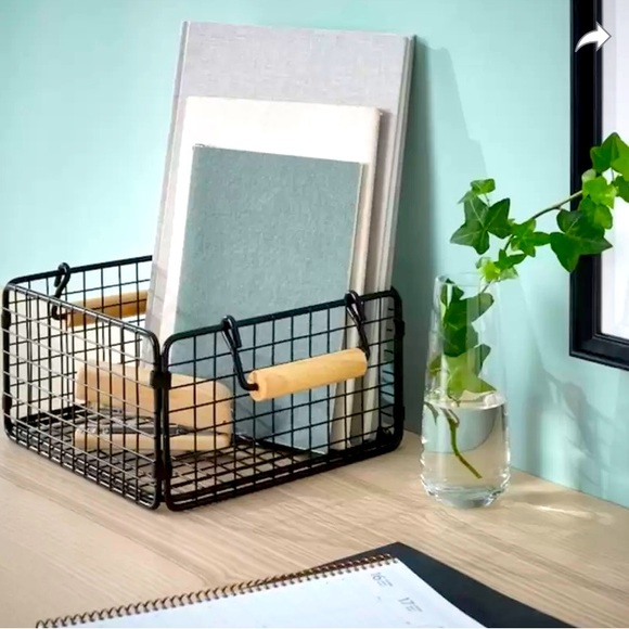 Black wire storage  basket 🖤🌿 - Picture 2 of 4